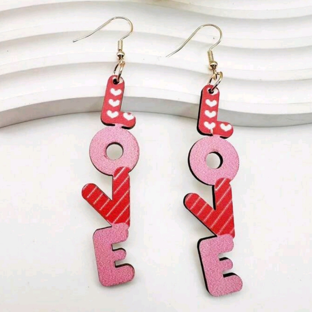 💌💗 Cute "LOVE" Long Glittery Wooden Valentine's Day Earrings💗💌💘💝😍